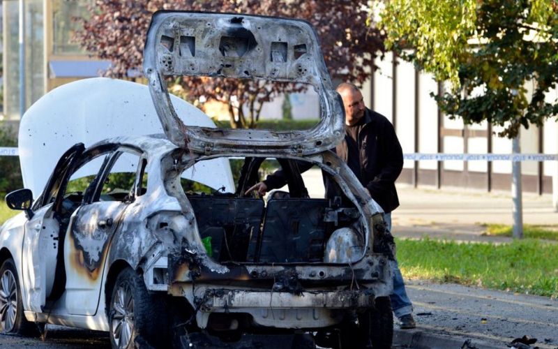 taksi, zažgan taksi, uber