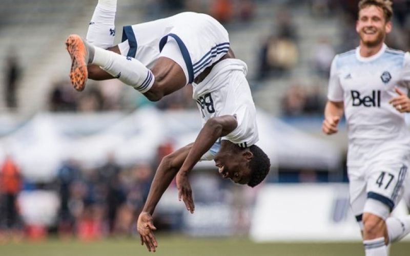 Alphonso-Davies-flip.jpg