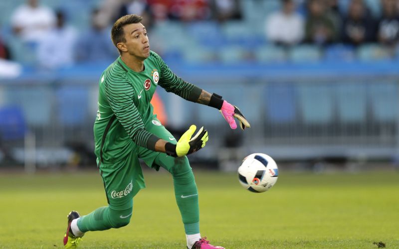 muslera re.jpg