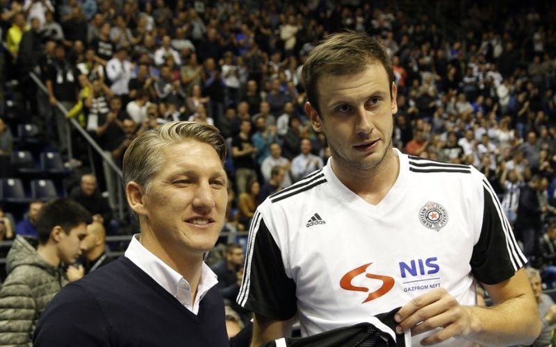 schweinsteiger partizan.jpg