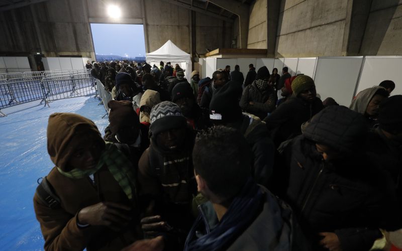 calais begunci 2.jpg