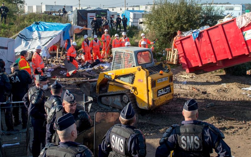 calais, džungla, rušenje.jpg