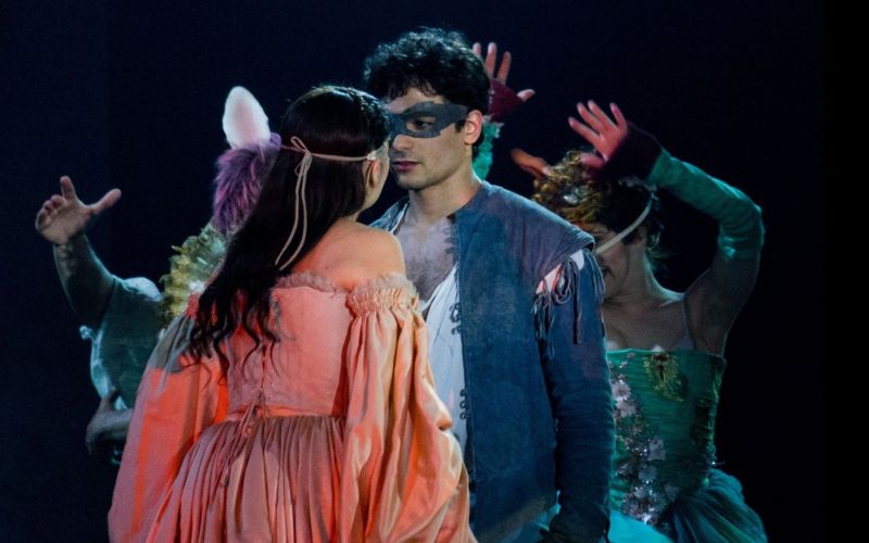 romeo in julija gledališče igra oder.jpg