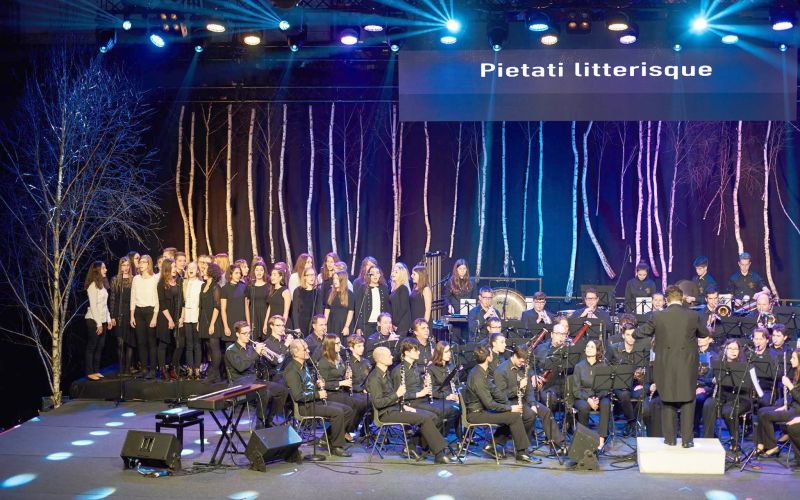 gimnazijski_pevski_zbor_in_pihalni_orkester.jpg