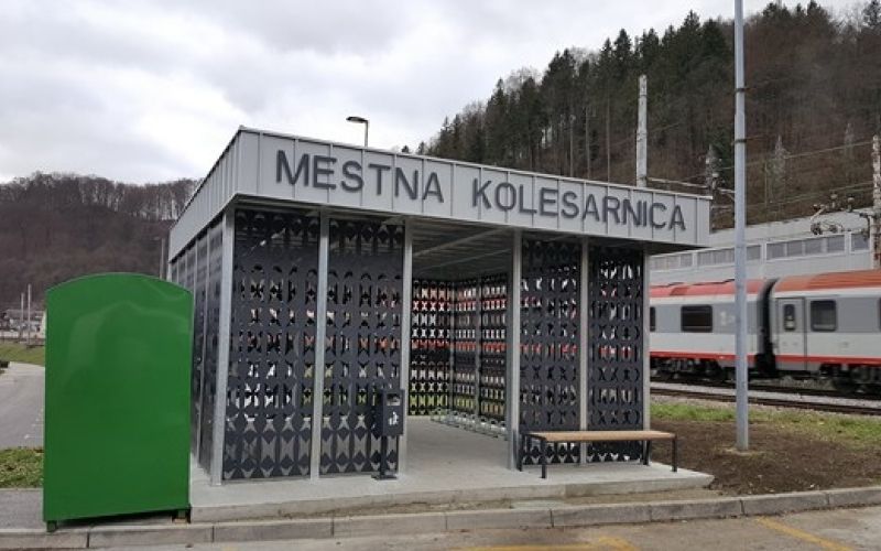 mestna kolesarnica.jpg