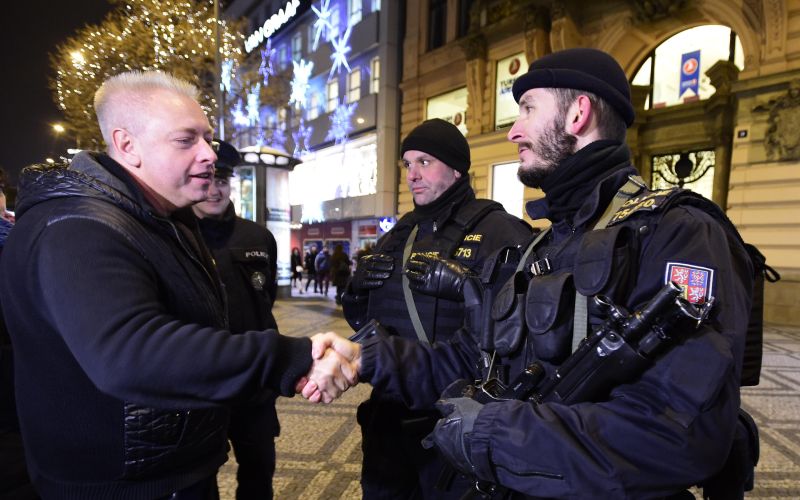 Milan Čovanec, češka policija, češki policisti.jpg
