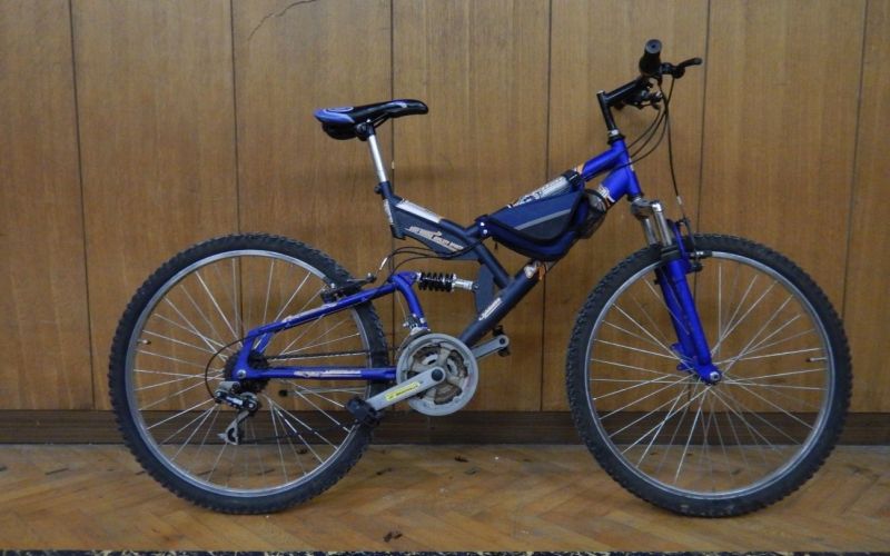 Uplan Masta Bike, sedež MASC Bike, s torbico preko okvirja.jpg