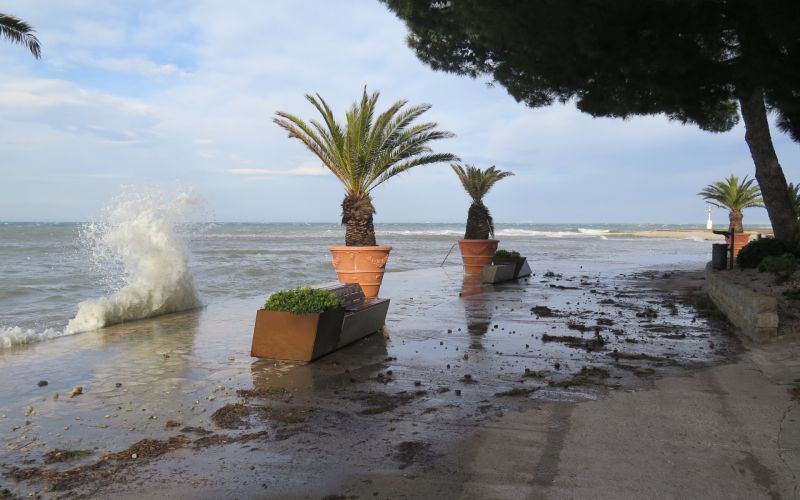 izola, valovi.jpg