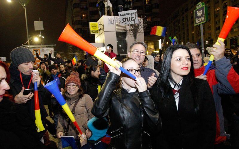 protestniki v bukarešti.jpg