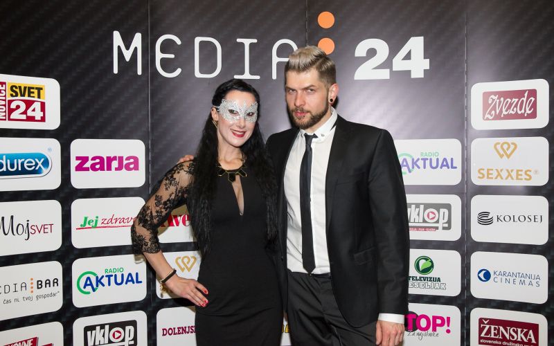 Petdeset odtenkov teme Klemen bunderla Anita Gošte