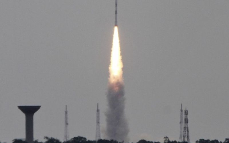 inidja izstrelitev raketa satelit vesolje.jpg