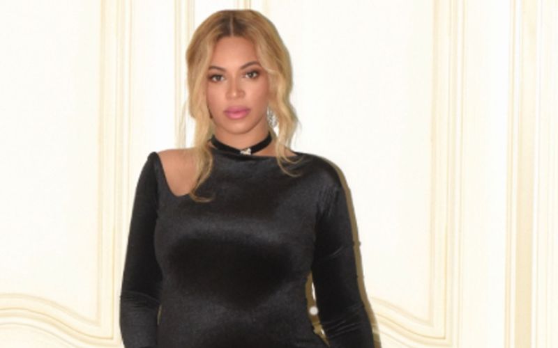 beyonce crna obleka (1).jpg