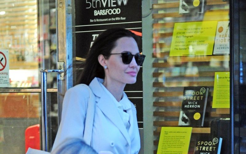 angelina jolie (1).jpg
