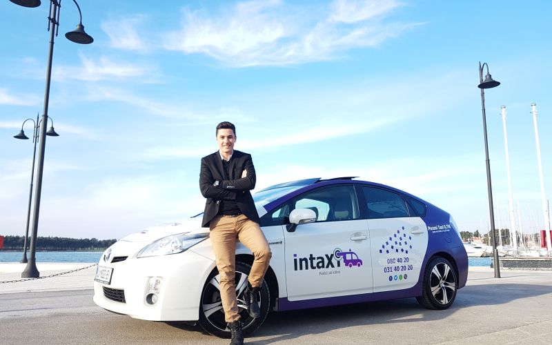 intaxi_naslovna