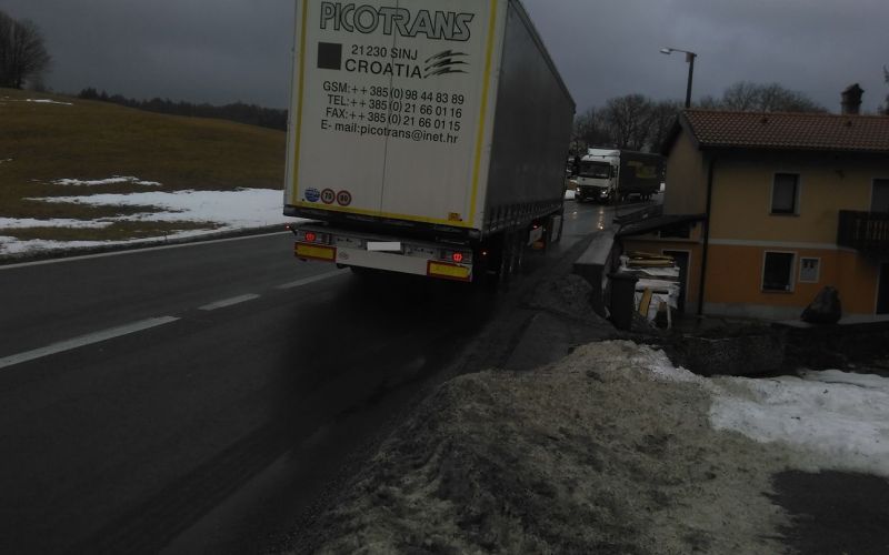 Težava ozkih cest