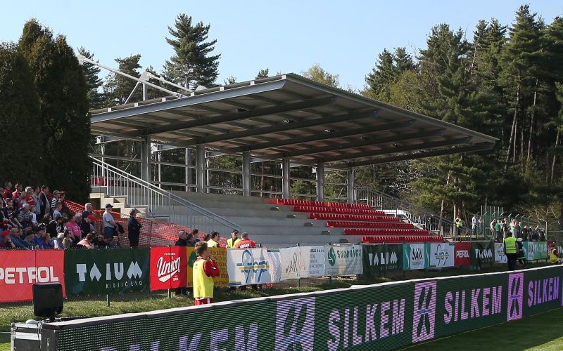 497-9-tribuna dw.jpg
