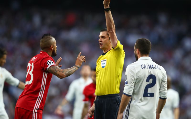 viktor kassai real bayern re.jpg