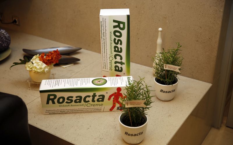 Rosacta-in-rozmarin.JPG