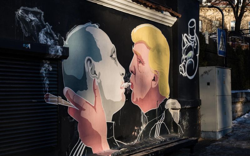 grafit, Vladimir Putin, Donald Trump, joint, dim, marihuana, mural, VIlnius, Vilna, Litva