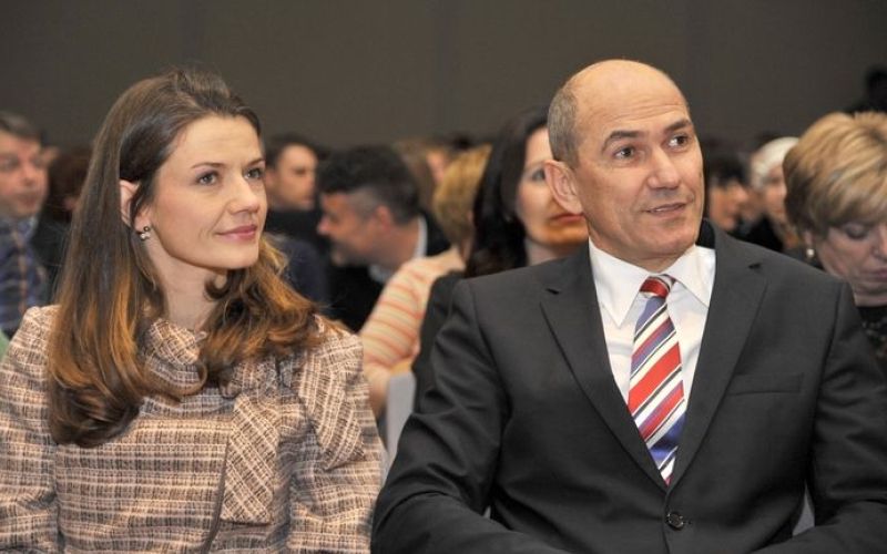 jansa-urska-bacovnik_bobo2.jpg