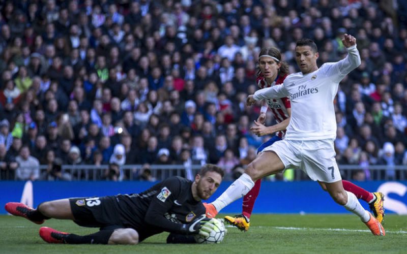 Cristiano+Ronaldo+Jan+Oblak+Real+Madrid+CF+CwvdkEcrbsLl.jpg