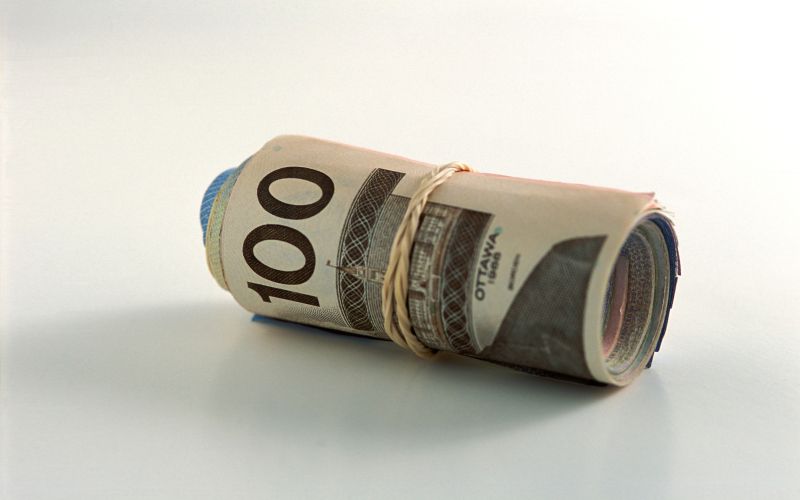 Sto dolarjev, dolarji, zvitek, dolarski bankovec.jpg