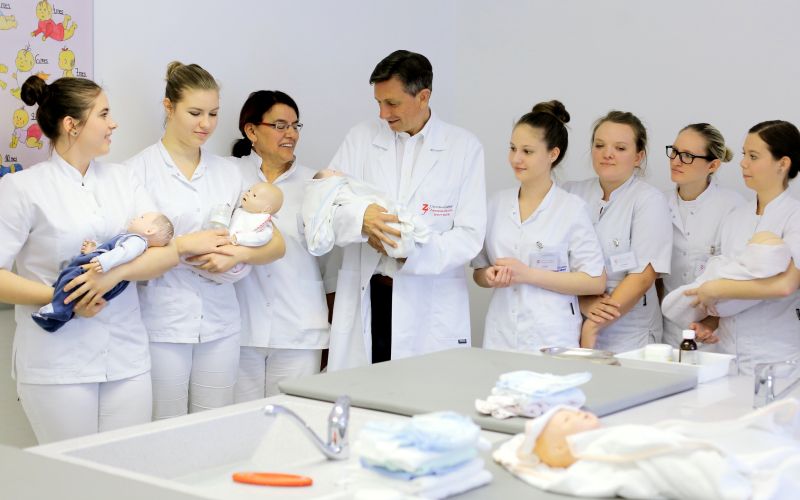 borut pahor, medicinske sestre, študentje, zdravstvena nega, praktične vaje9