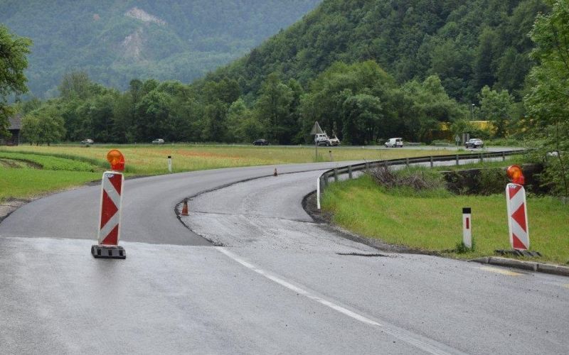 Kisovec dela na cesti.jpg