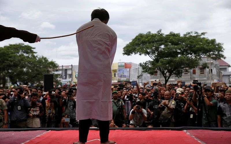 indonezija-palica-homoseksualnost_re.jpg