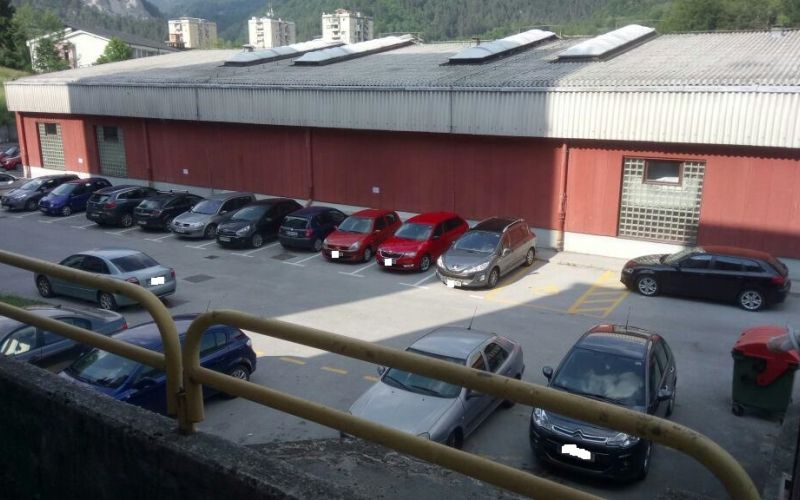 Hrastnik parkirišče Log .jpg