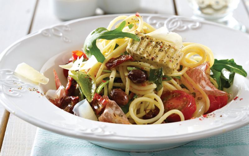 spageti s salamo.jpg