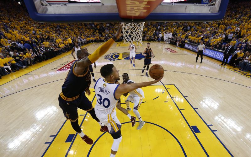 steph curry lebron james.jpg