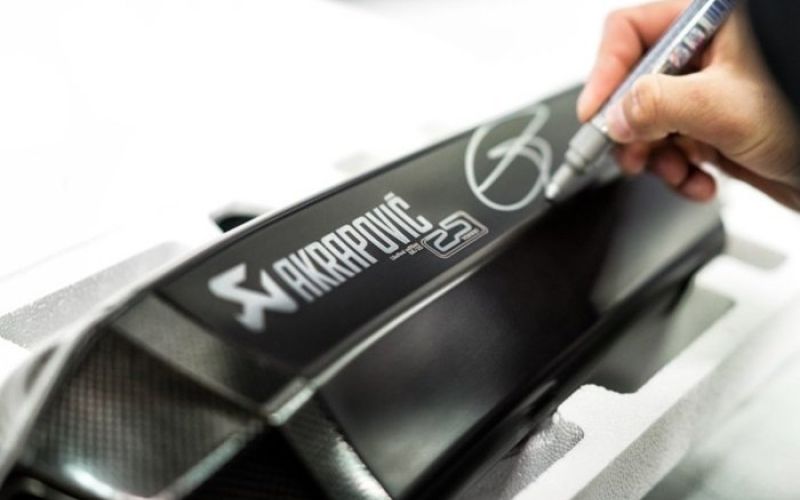 akrapovic.jpg