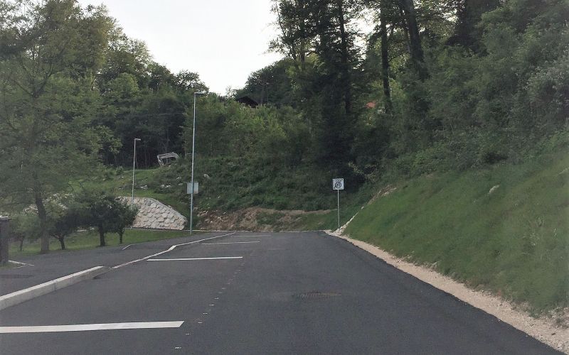 Hrastnik Veličkova.JPG