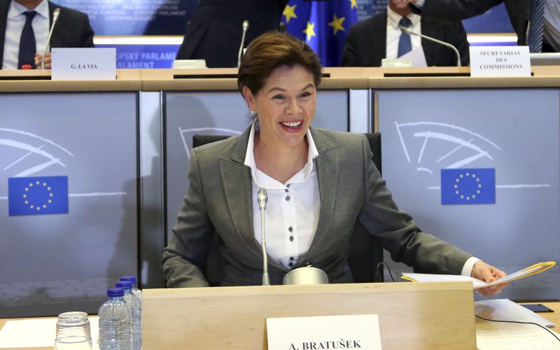 alenka-bratusek-bruselj-evropska-komisija_re.jpg