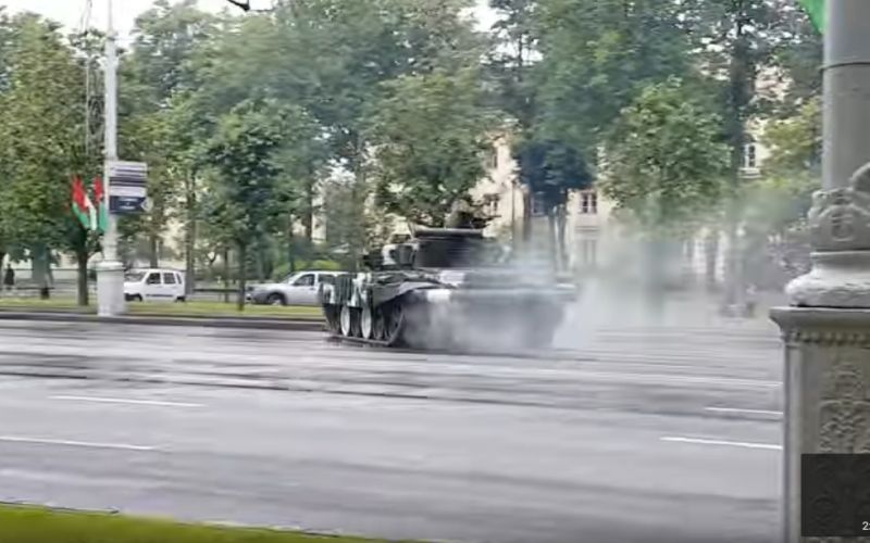 beloruski tank drift parada
