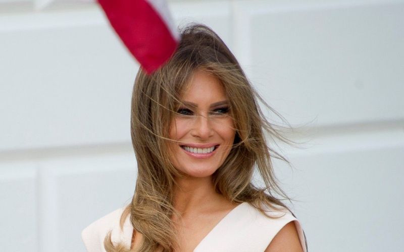 melania trump rožnata.jpg