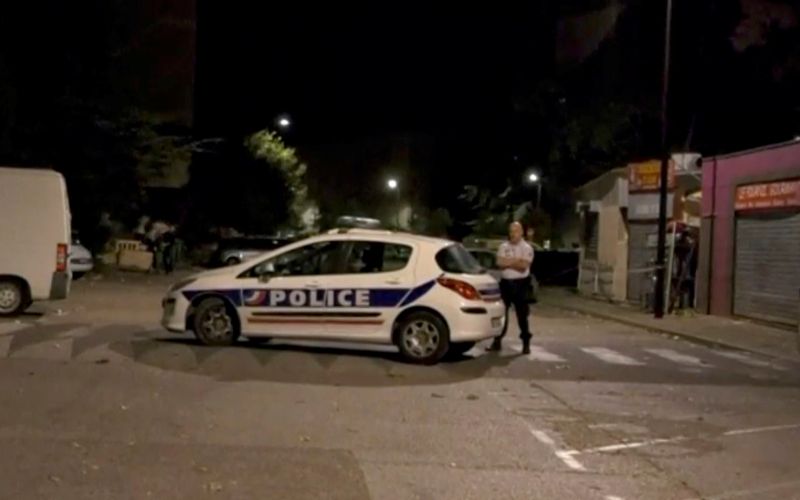policija, Avignon. streljanje, mošeja