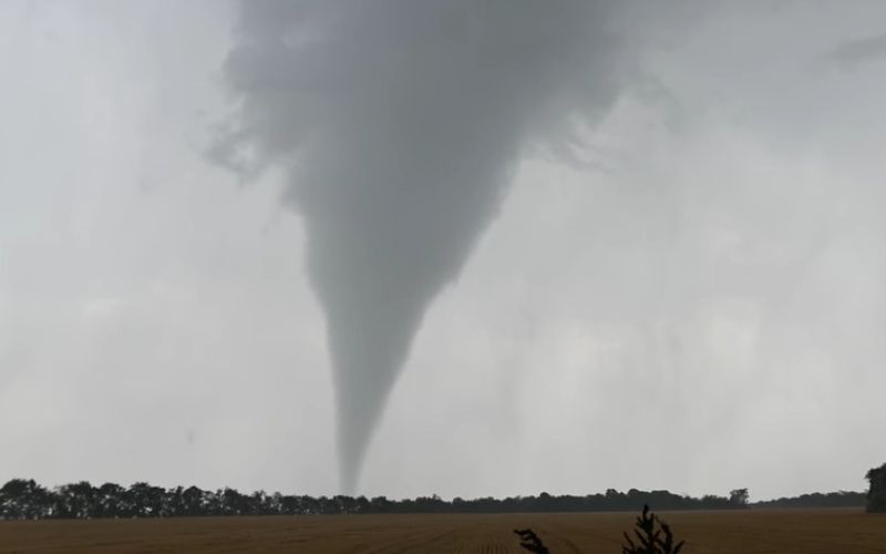 tornado2.jpg