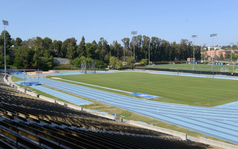 drake stadion re.jpg