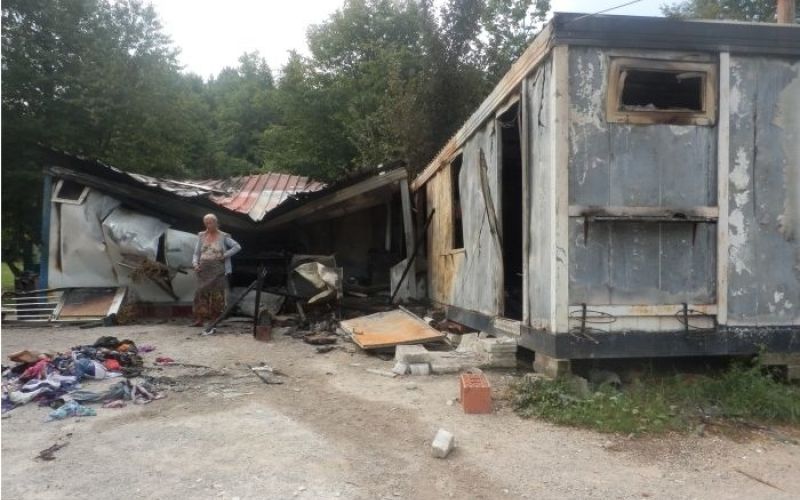 vejar, pozar, romsko naselje