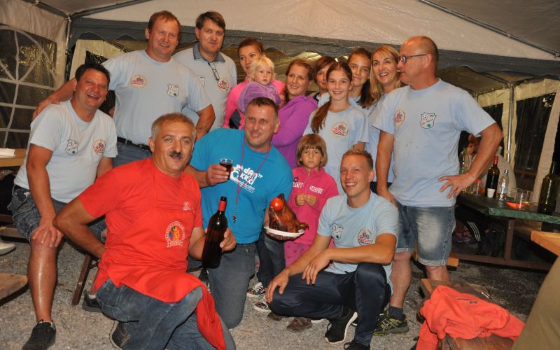 zmagovalna_ekipa_nk_paha.jpg