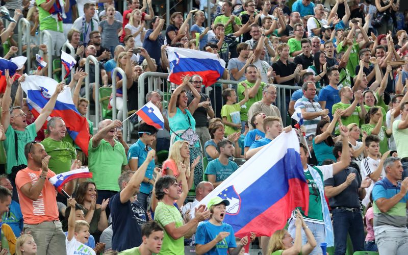 slovenija navijaci af.JPG