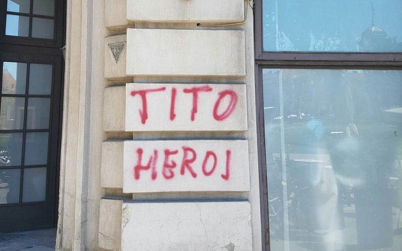 Trga maršala Tita, tabla z imenon, grafit, Zagreb,