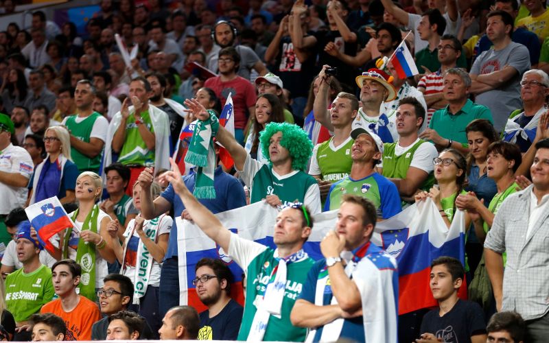 slovenija-navijaci.jpg