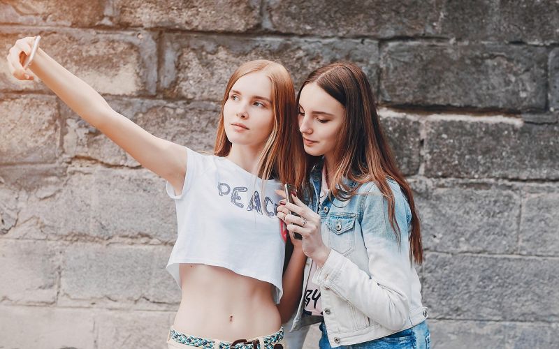 selfie, šolarke.jpg