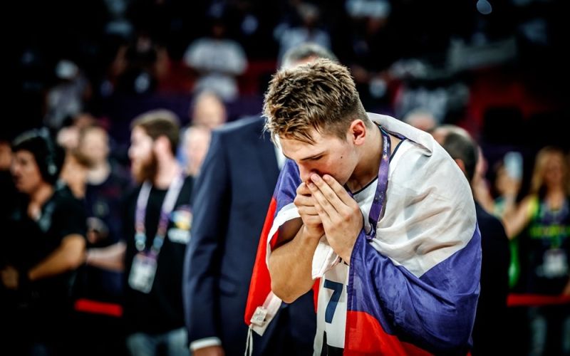 luka doncic zastava.jpg