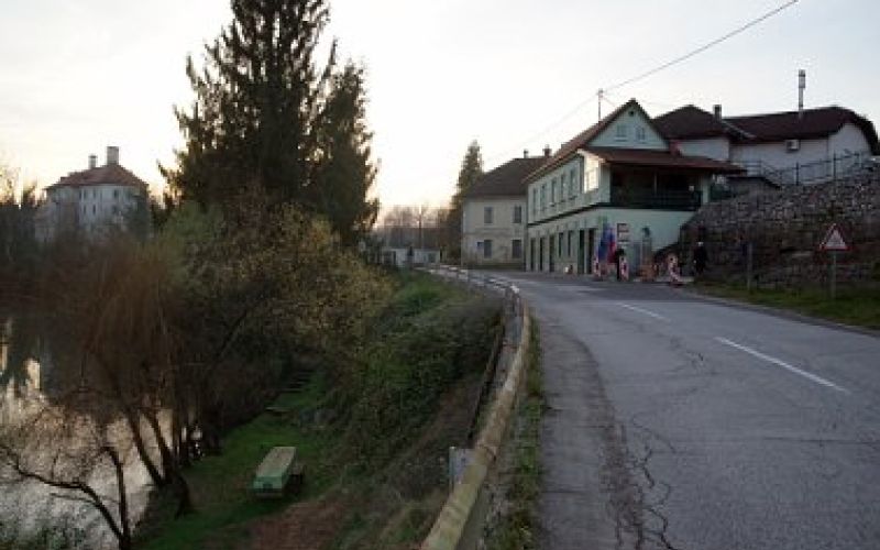 gradac_2014__zbiralisce_ranjencev__001.jpg