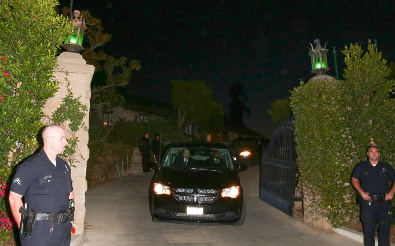 Hugh Hefner, mrliški voz.jpg