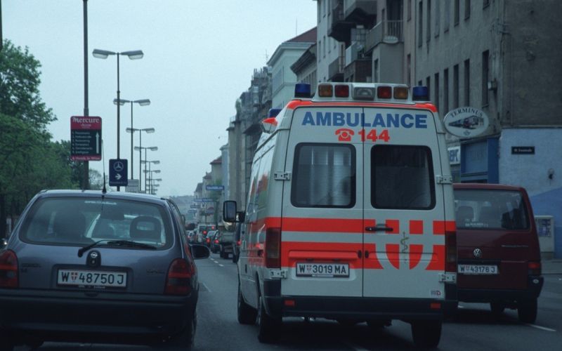 avstrijski reševalci, reševalno vozilo, avstrija, ambulance